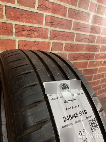 Michelin Pilot Sport 4 245/45 R19 102Y