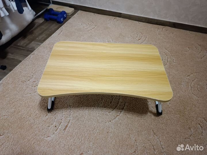 Стол на кровать