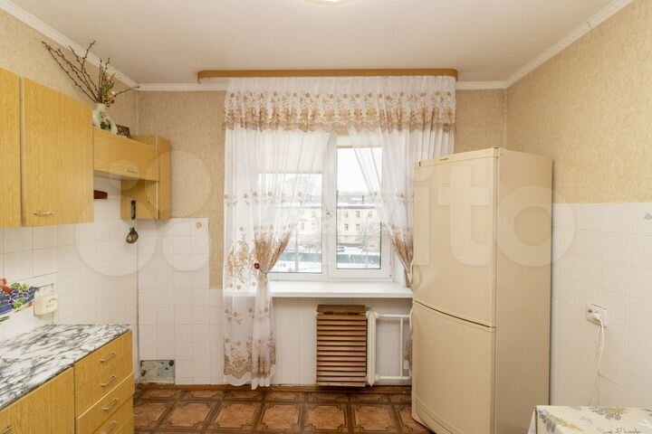 2-к. квартира, 50 м², 4/9 эт.