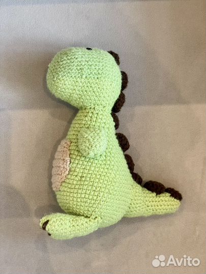 Вязаная игрушка Динозавр