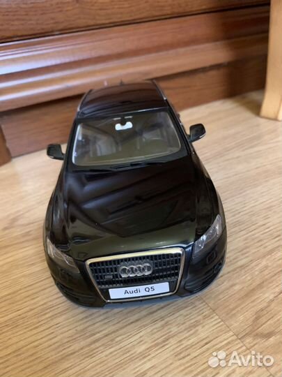 Модель автомобиля 1 : 18 audi Q5 kuosho