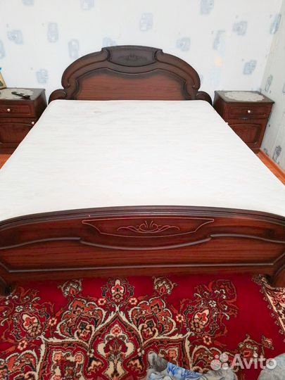 Спальный гарнитур