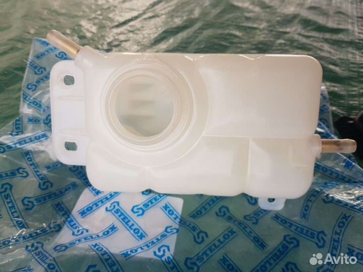 Бачок системы охлаждения Chevrolet