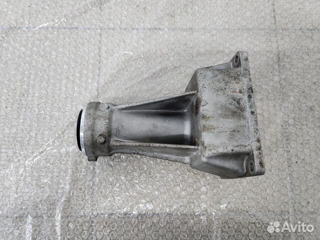 Опорный кронштейн привода BMW X5 X6 E70 E71