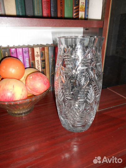 Ваза для цветов хрустальная