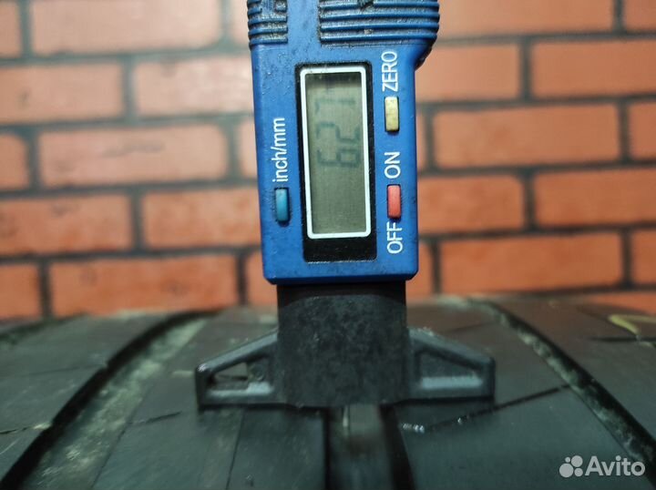 Pirelli P Zero PZ4 315/30 R21