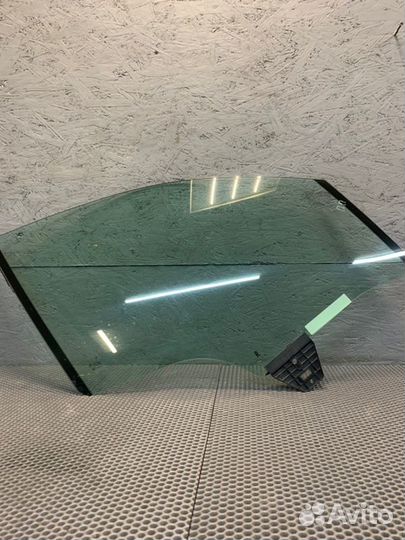 Стекло двери переднее правое Porsche Panamera 970