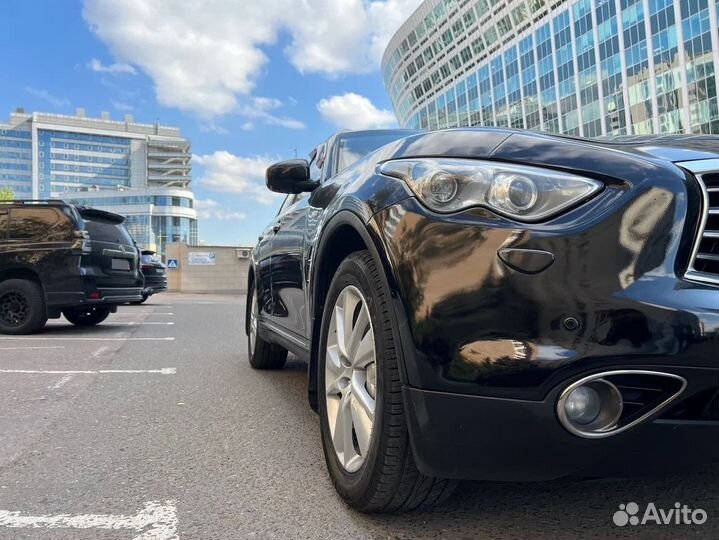 Infiniti FX37 3.7 AT, 2012, 136 121 км