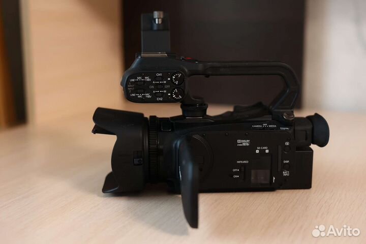 Видеокамера canon XA15
