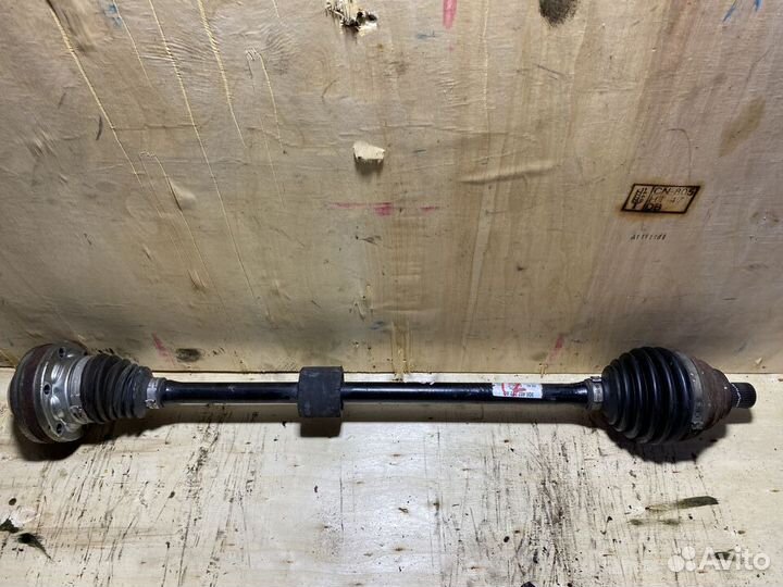 Приводной вал правый Passat B8 1,4 бензин МКПП P63