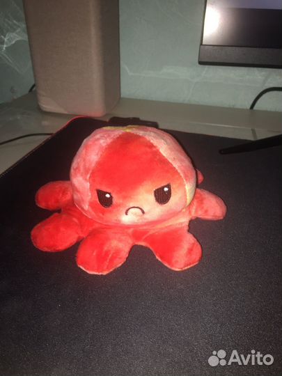 Плюшевая игрушка осьминог