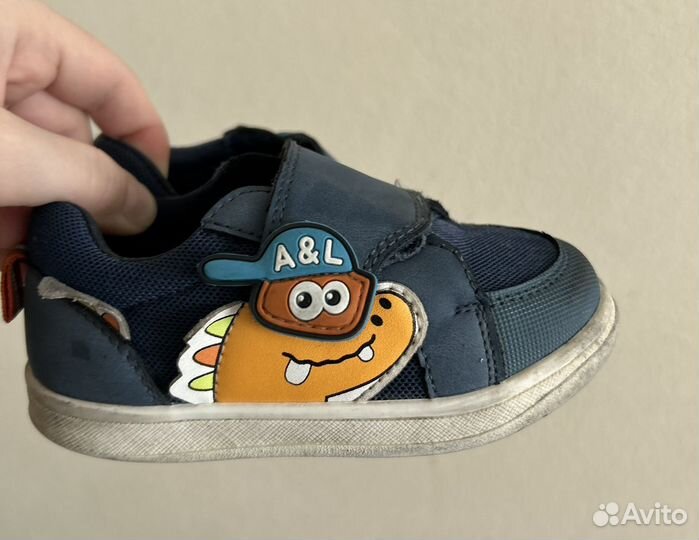 Кроссовки детские