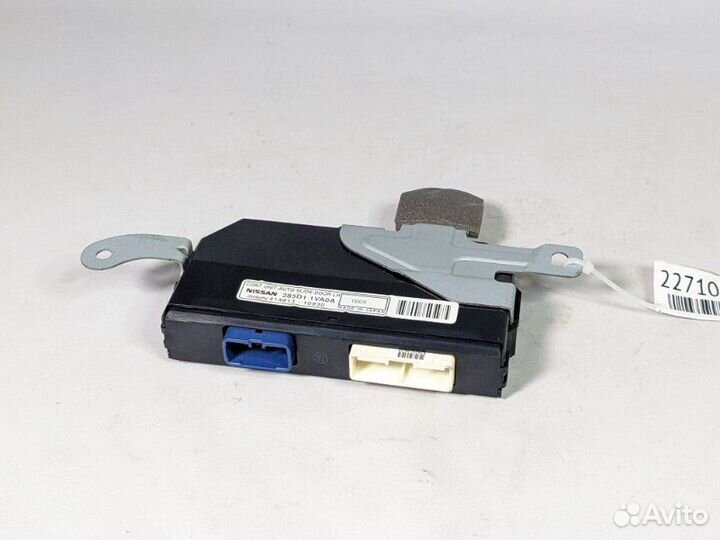 Блок управления дверьми задний левый Nissan Serena