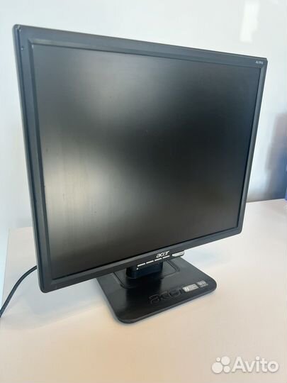 Несколько мониторов Samsung и Acer