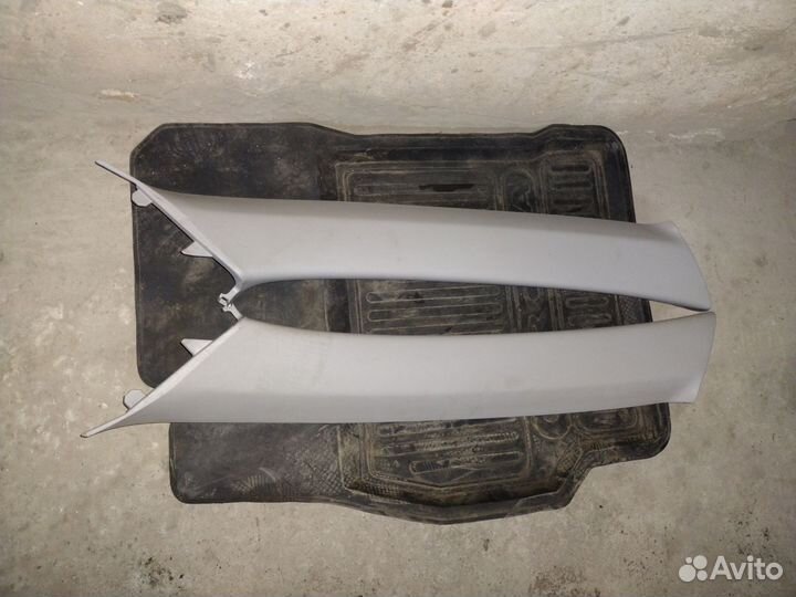 Накладки на передние стойки Toyota Corolla E150