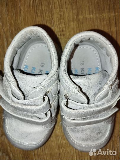 Кроссовки для девочки 18 размер