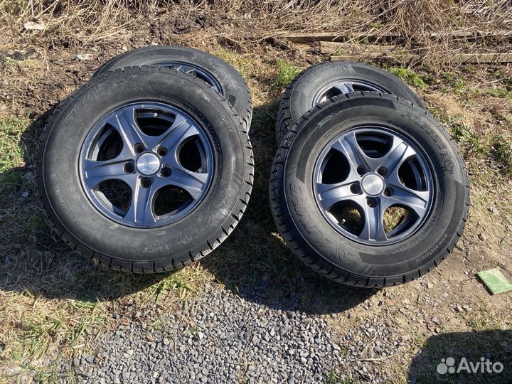 Avatyre Freeze 235/70 R16