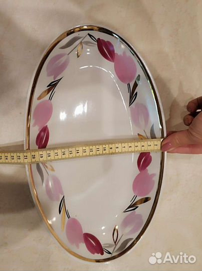 Набор столовой посуды, сервировочные блюда