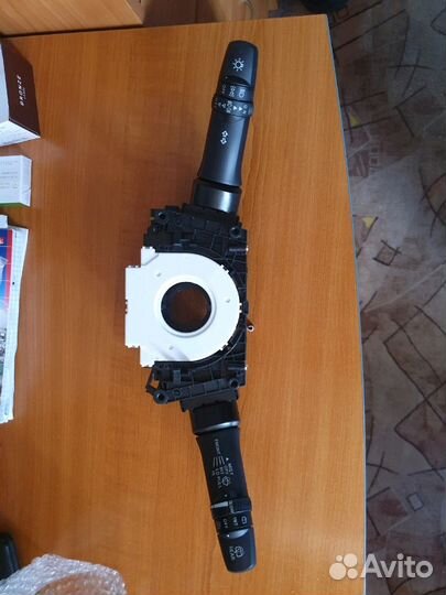 Подрулевой переключатель 8600А733