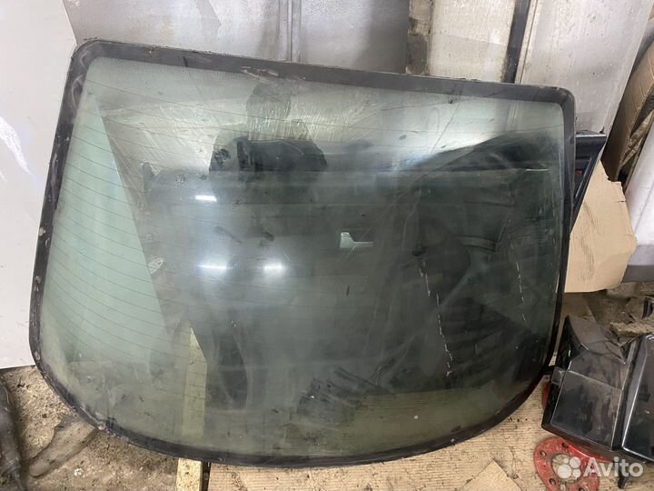Стекло заднее ауди 80 б3