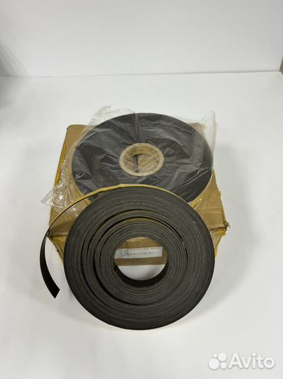 Магнитная лента с клеевым слоем