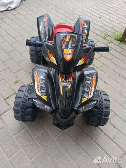 Детский квадроцикл на аккумуляторе