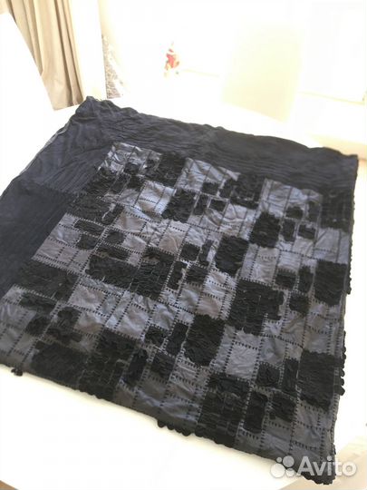 Пледы-скатерти н.кожи большие красн.,чёрный Италия