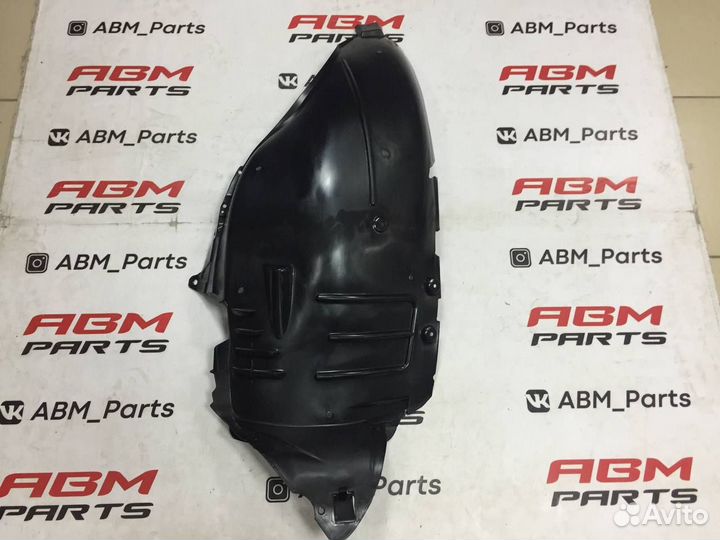 Левый подкрылок Mercedes W221