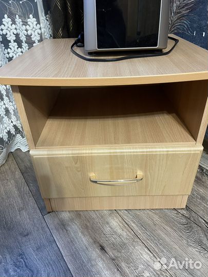 Тумба прикроватная