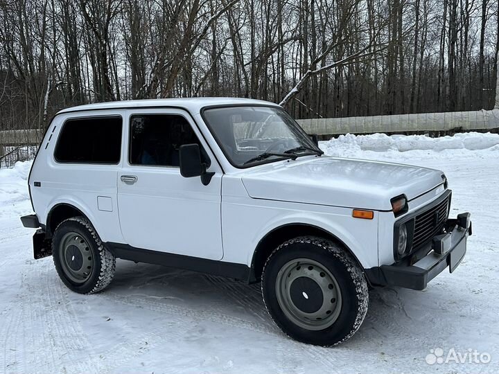 LADA 4x4 (Нива) 1.7 МТ, 2001, 150 000 км