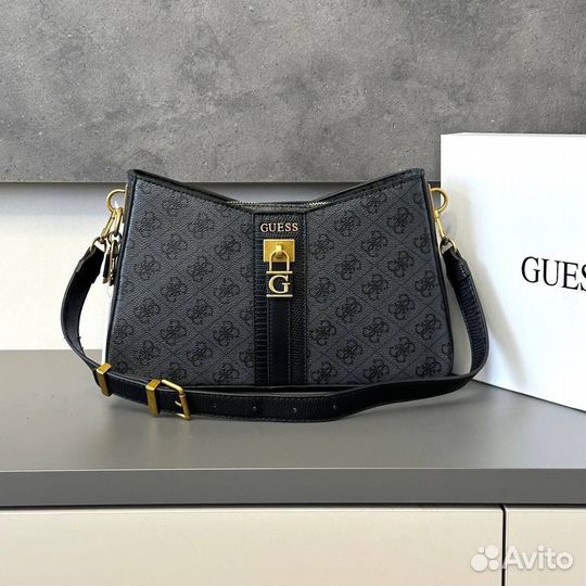 Черная сумка Guess – классика, которая всегда в моде