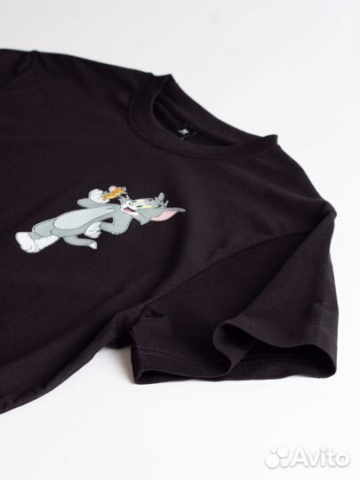 Черная футболка Том и Джерри