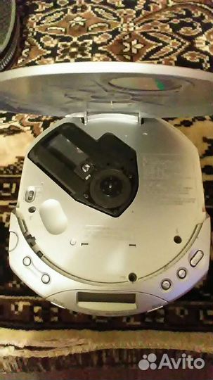 Cd плеер Sony Walkman D-E350 с чехлом