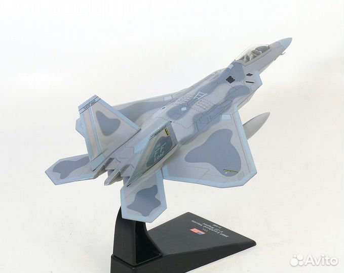 Модели самолетов 1-72, 1-100, В сборе, окрашены