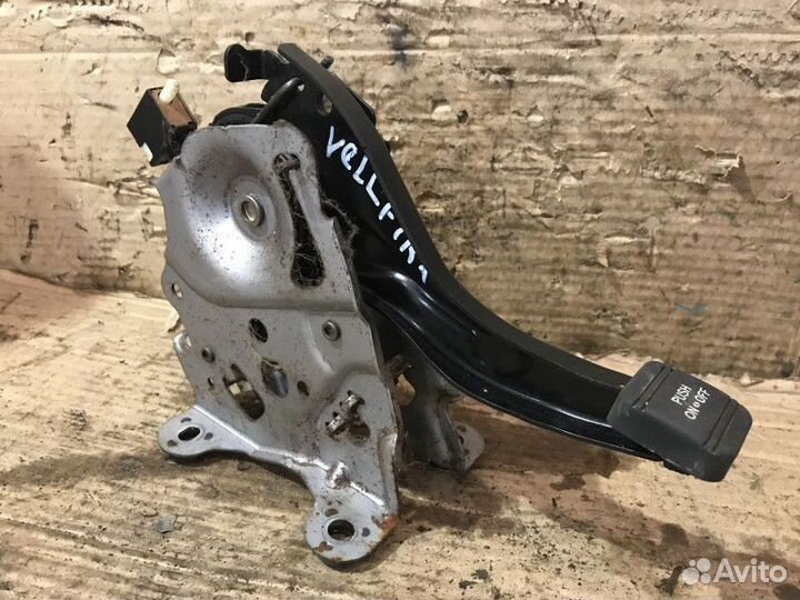 Рычаг стояночного тормоза Toyota Alphard