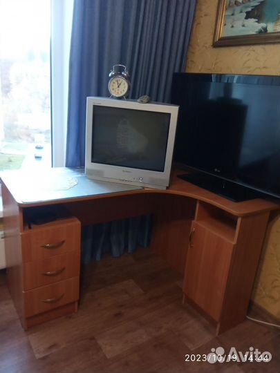 Компьютерный стол