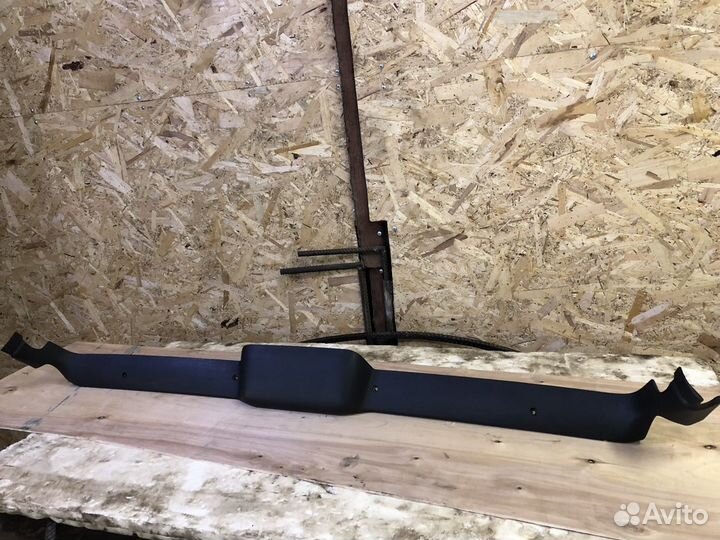 Часть обшивки багажника Jeep Grand Cherokee zj