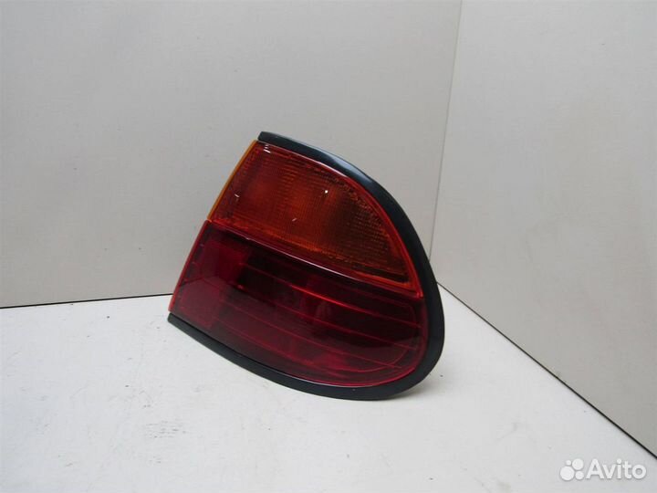 Фонарь задний наружный правый Nissan Almera N15 1