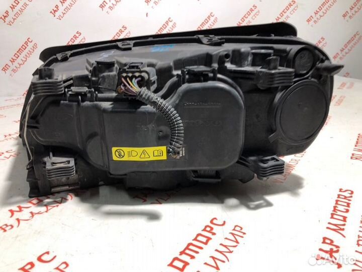 Фара ксеноновая правая Volvo S80 седан B4164T 2009