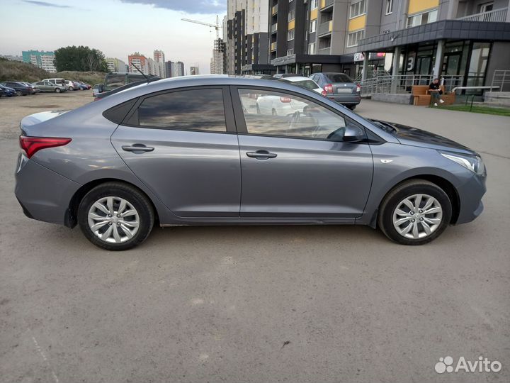 Hyundai Solaris 1.6 МТ, 2018, битый, 215 000 км