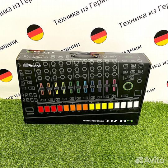 Драм-машина Roland TR-8S