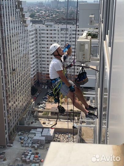 Промышленный альпинист, установка Сплит-системы