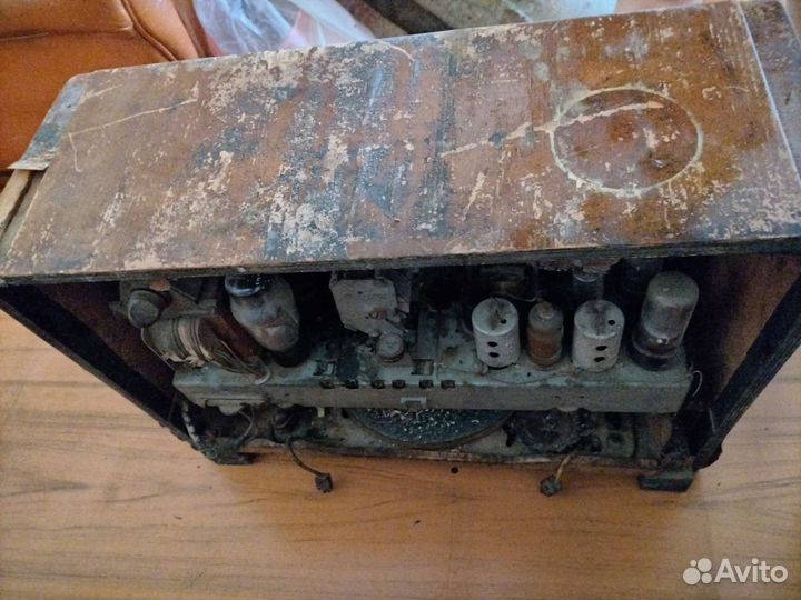 Радиола старинная времён ВОВ