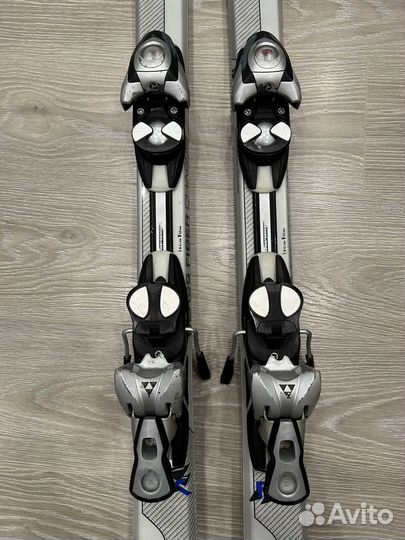 Горные лыжи и палки