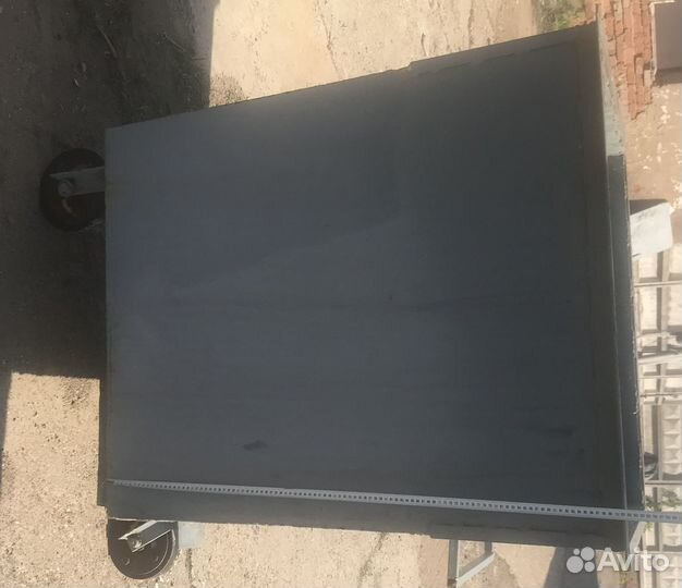 Бак для мусора металлический на колесиках