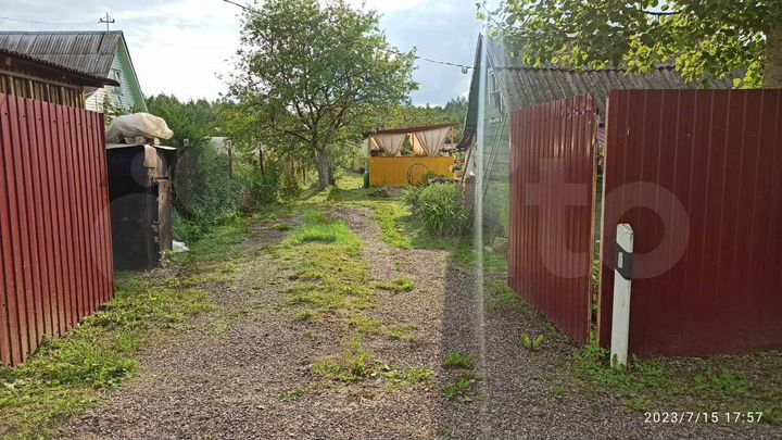 Дача 12 м² на участке 10 сот.