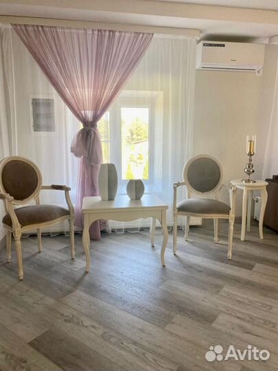 Подставка под цветы Бук