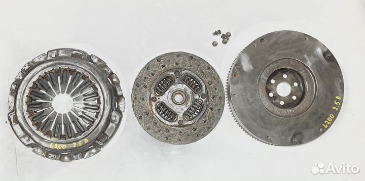 Сцепление Mitsubishi L200 KB 2.5 D