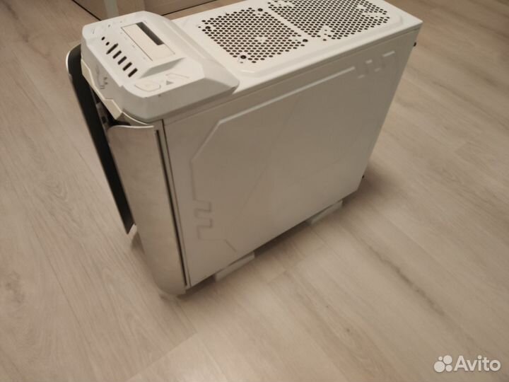 Thermaltake armor revo (snow edition)