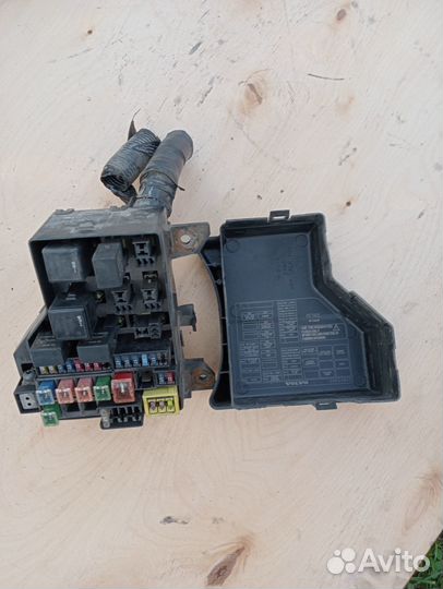 Блок предохранителей Volvo s40 1.8л